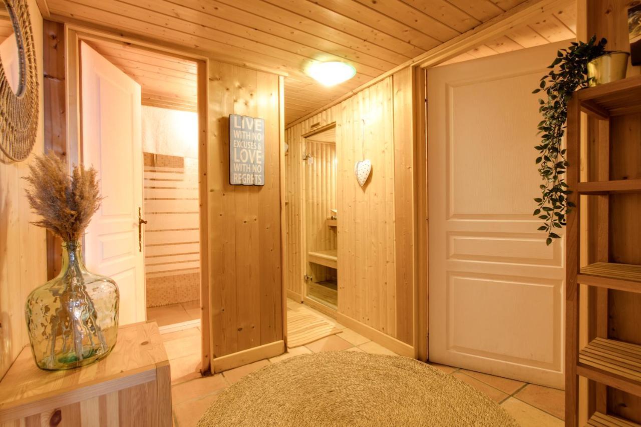 Chamonix Large Chalet, Sleeps 12, 200M2, 5 Bedroom, 4 Bathroom, Garden, Jacuzzi, Sauna Εξωτερικό φωτογραφία